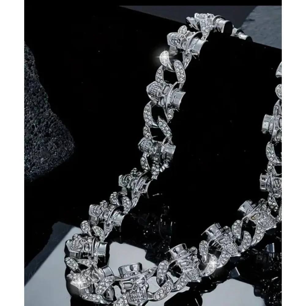 Women's Unbranded Silver Skull Chain Necklace One Size